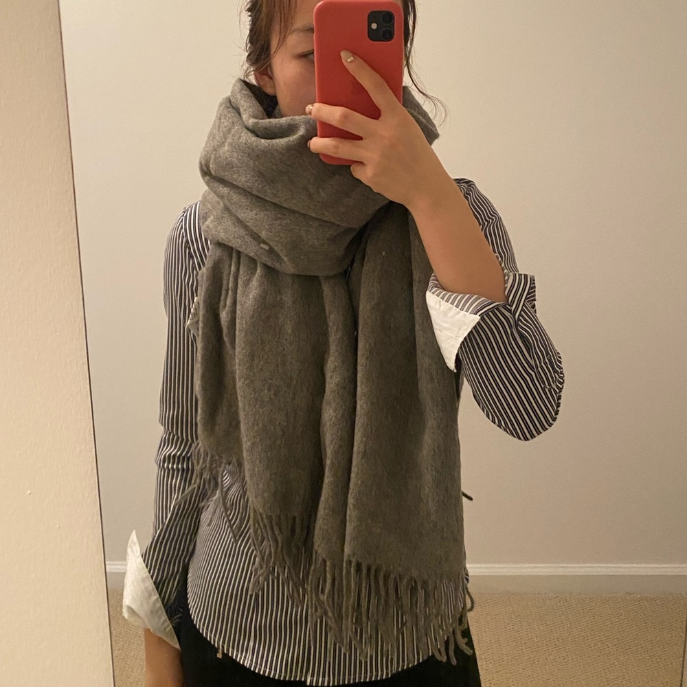 NWOT 100% wool scarf